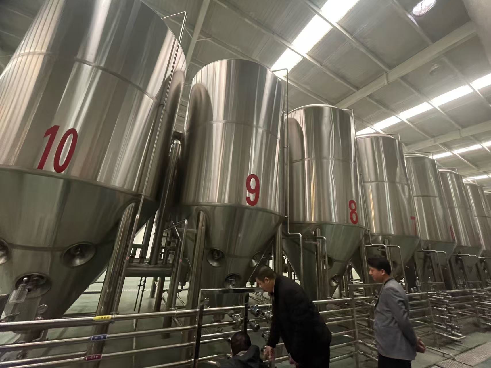 博尔塔拉精酿啤酒设备厂—平面布置、设备设计、制造、调试、培训等一条龙服务